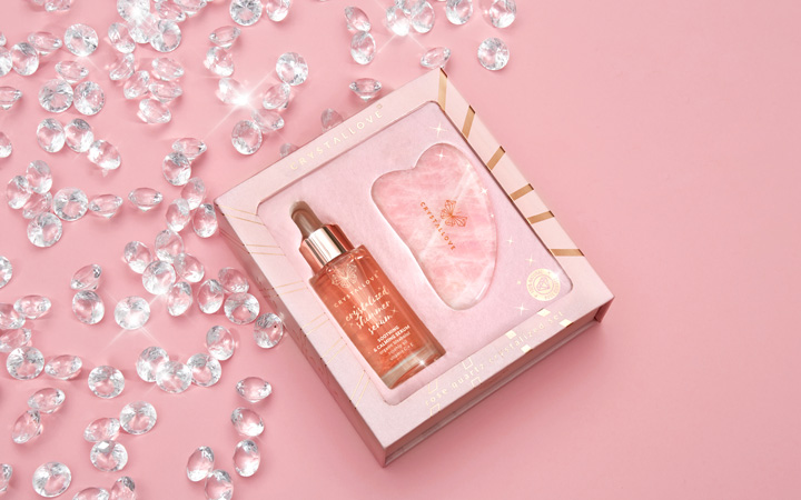 serum do twarzy i gua sha z kwarcu różowego - CRYSTALLOVE