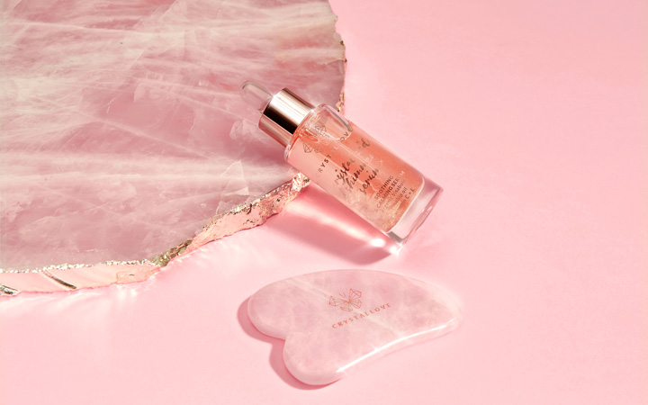 serum do twarzy i gua sha z kwarcu różowego - CRYSTALLOVE